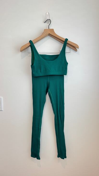 Carbon38 Pants - Carbon38 Ribbed Sports Bra & Leggings Set Color Malachite Size XS